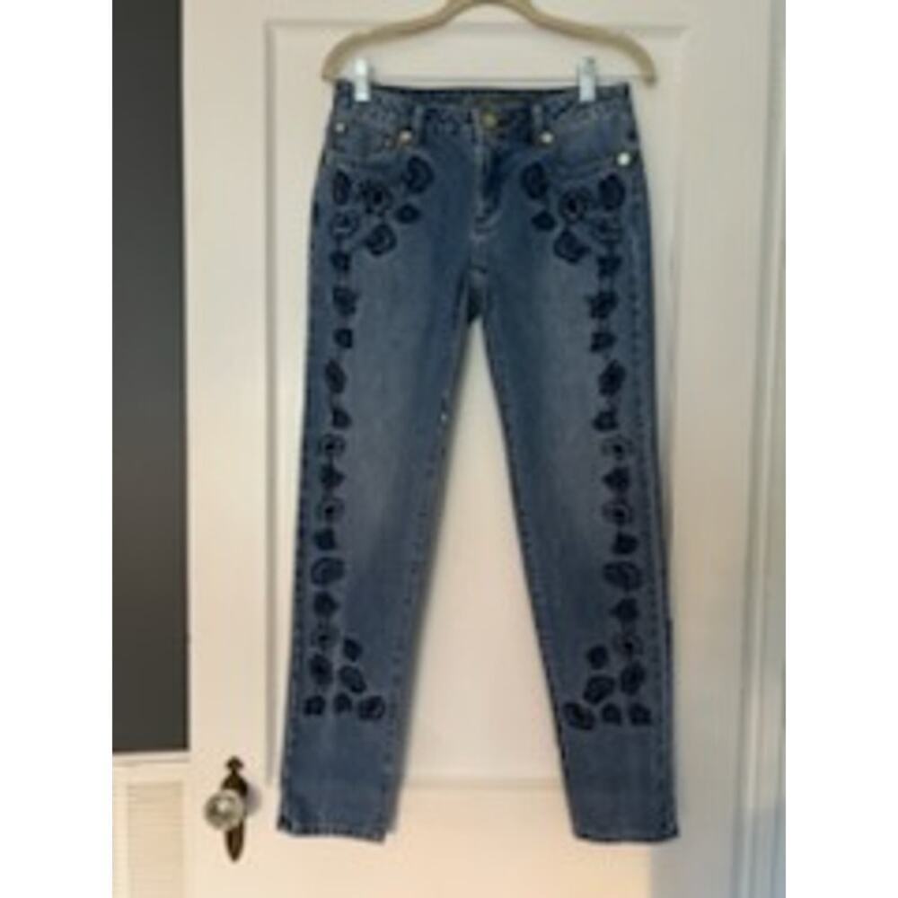 MICHAEL KORS Dillon Relaxed Blue Jeans Antique Wash Floral Embroidery Size 2